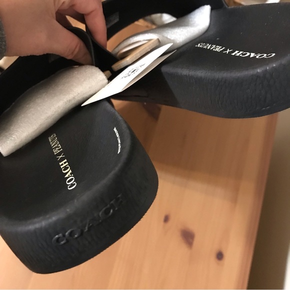 🐶 Coach X Peanuts Slide With Snoopy 12 - Picture 9 of 12